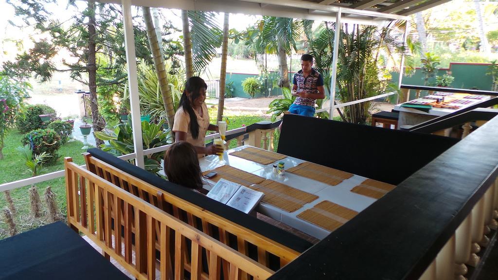 Rico Shadow Guest House & Restaurant Wayikkal Exterior photo