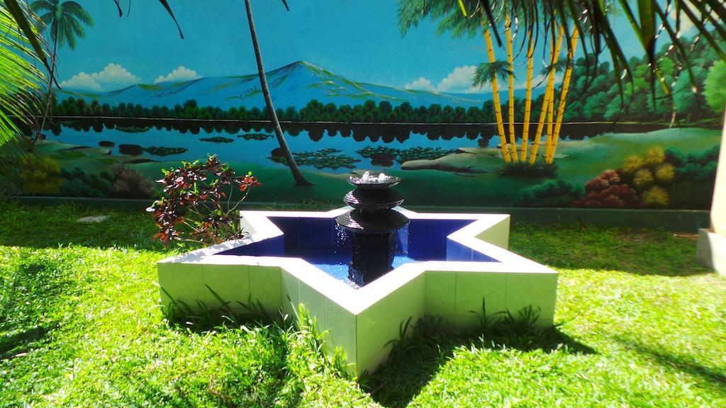 Rico Shadow Guest House & Restaurant Wayikkal Exterior photo